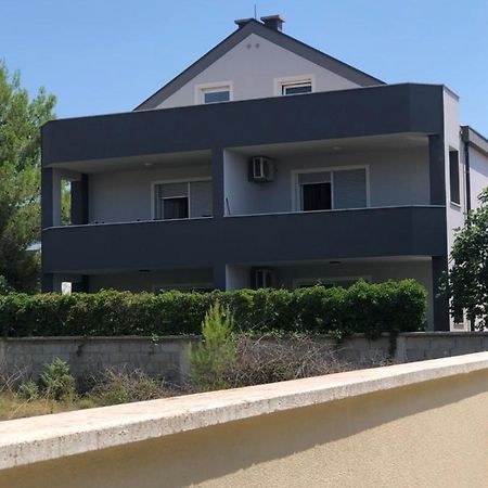 Apartment Miaantonia Vrsi Ngoại thất bức ảnh