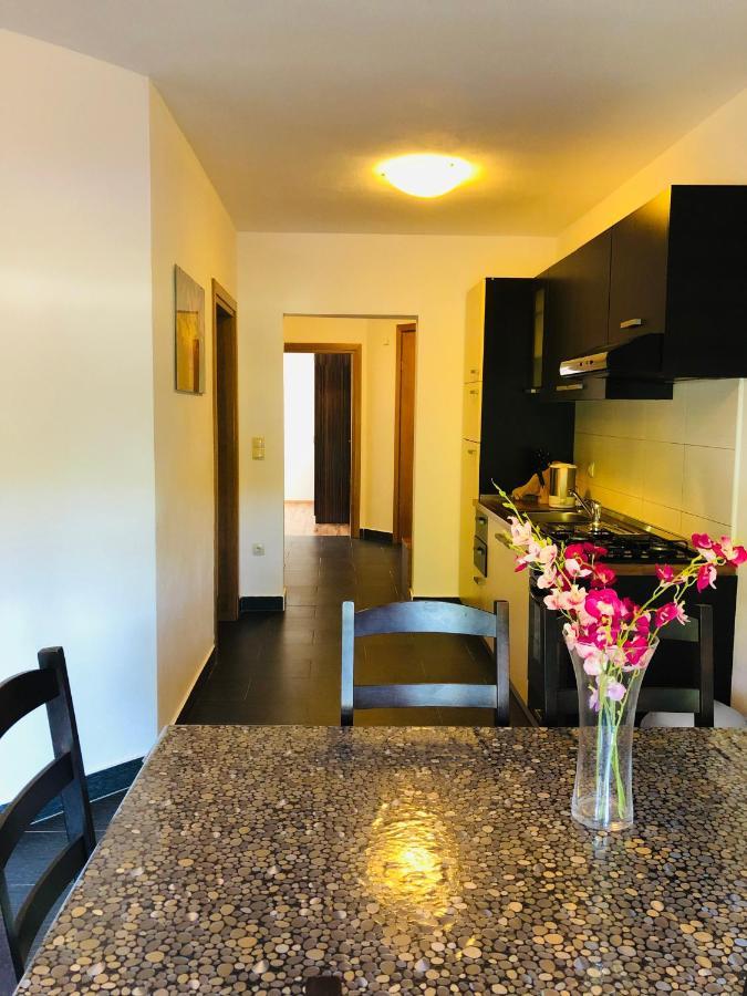 Apartment Miaantonia Vrsi Ngoại thất bức ảnh