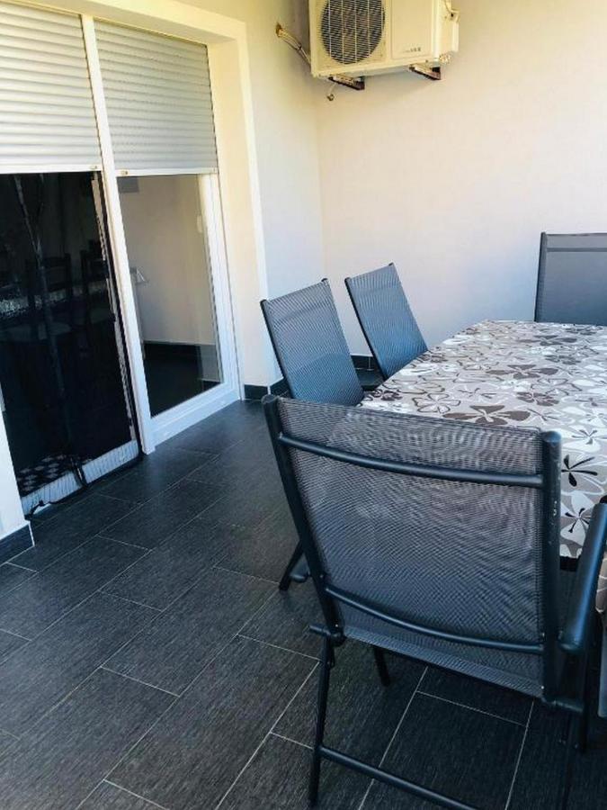 Apartment Miaantonia Vrsi Ngoại thất bức ảnh