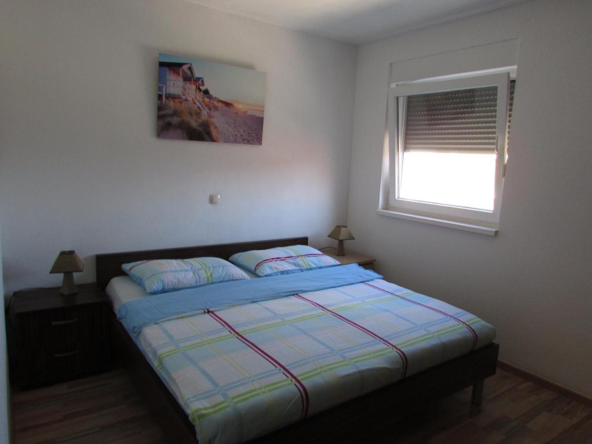 Apartment Miaantonia Vrsi Ngoại thất bức ảnh