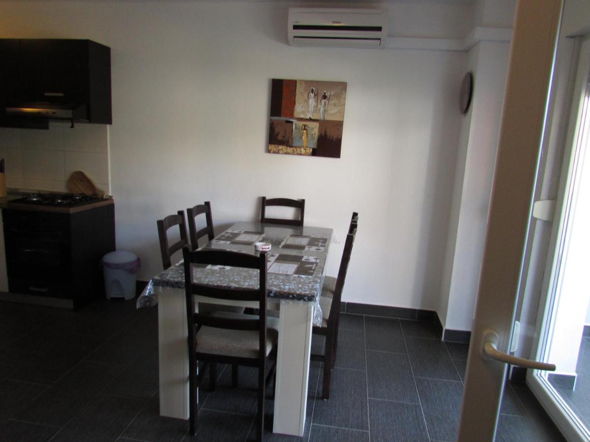 Apartment Miaantonia Vrsi Ngoại thất bức ảnh