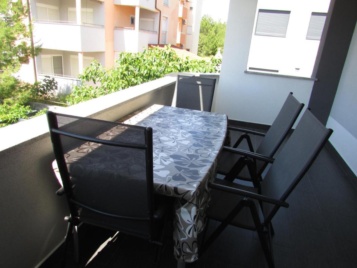 Apartment Miaantonia Vrsi Ngoại thất bức ảnh