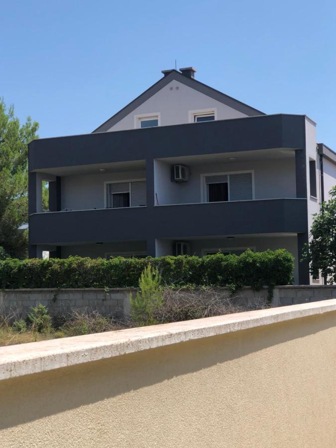 Apartment Miaantonia Vrsi Ngoại thất bức ảnh